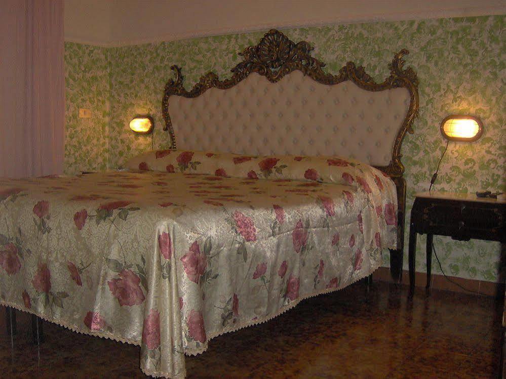 Bed & Breakfast Santa Fara 巴里 外观 照片