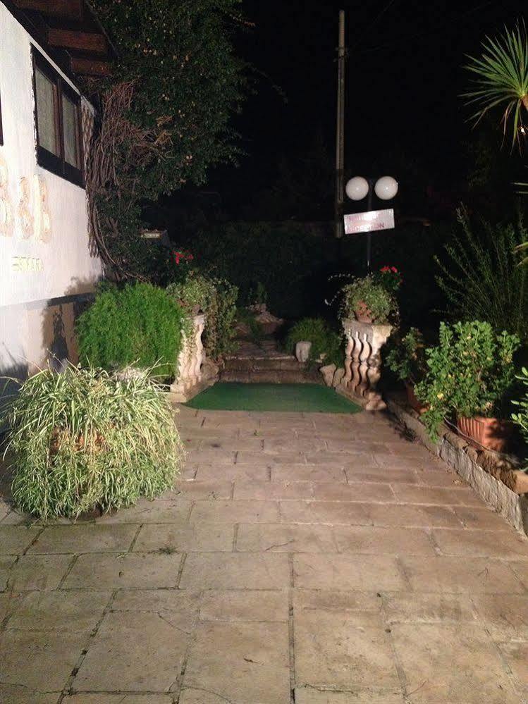 Bed & Breakfast Santa Fara 巴里 外观 照片